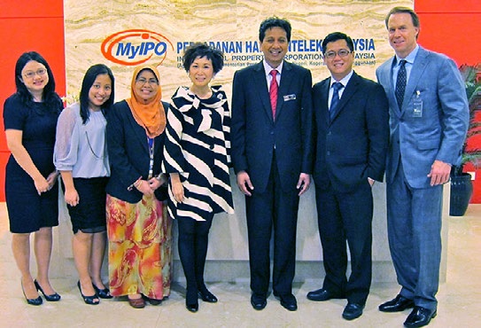 From left: Janet Toh and Cheah Chiew Lan-LES Malaysia; Malaysia IPO Deputy DG Shamsiah Kamaruddin; Yvonne Chua, Past-President LESI; Director General Dato Azizan; Brian Law-President LES Malaysia; and Rick Dunham.